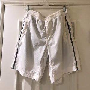 Lululemon men’s pacebreaker shorts